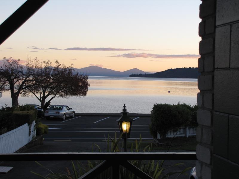 Gables Lakefront Resort Taupo Exterior foto